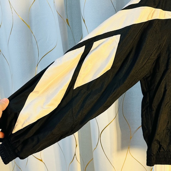 Reebok women’s vector pullover - Picture 4 of 9